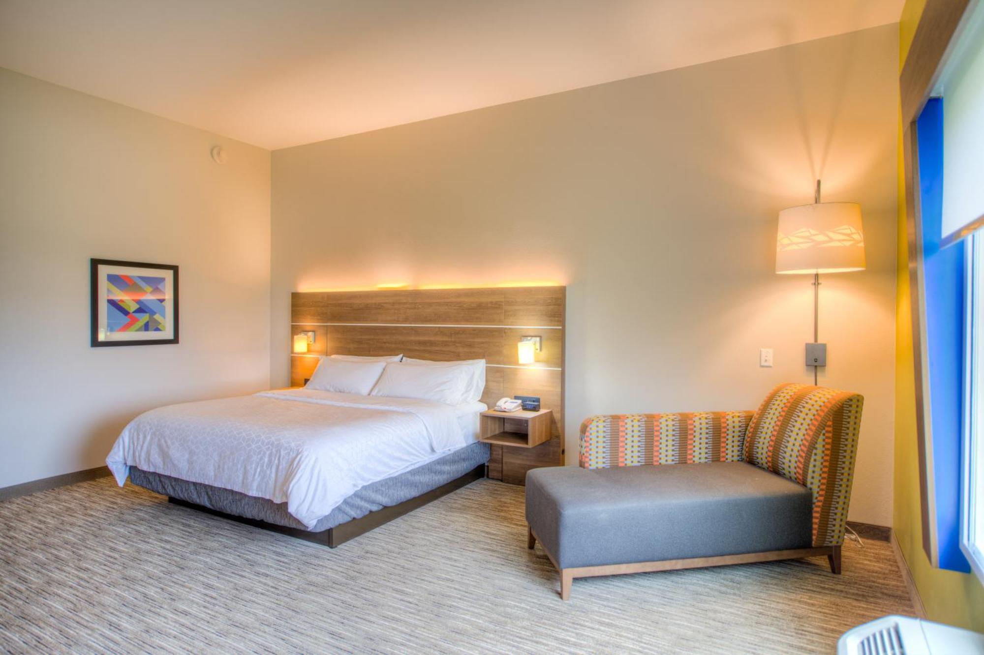 Holiday Inn Express & Suites - Remington By Ihg Exterior foto