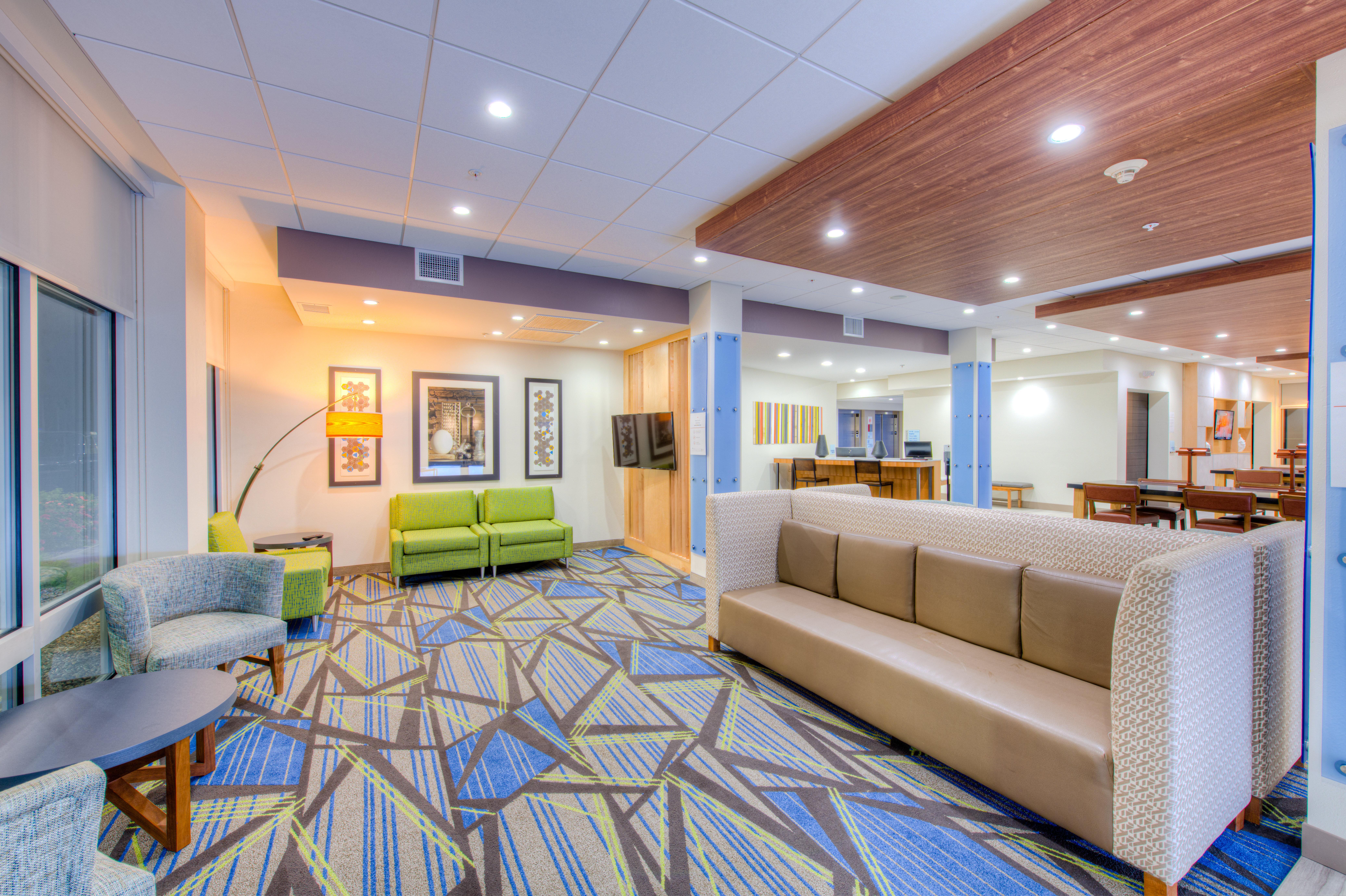 Holiday Inn Express & Suites - Remington By Ihg Exterior foto
